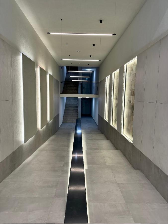 Cityscape Apartment ~ Ac/Indoor Parking/Balcony ブダペスト エクステリア 写真