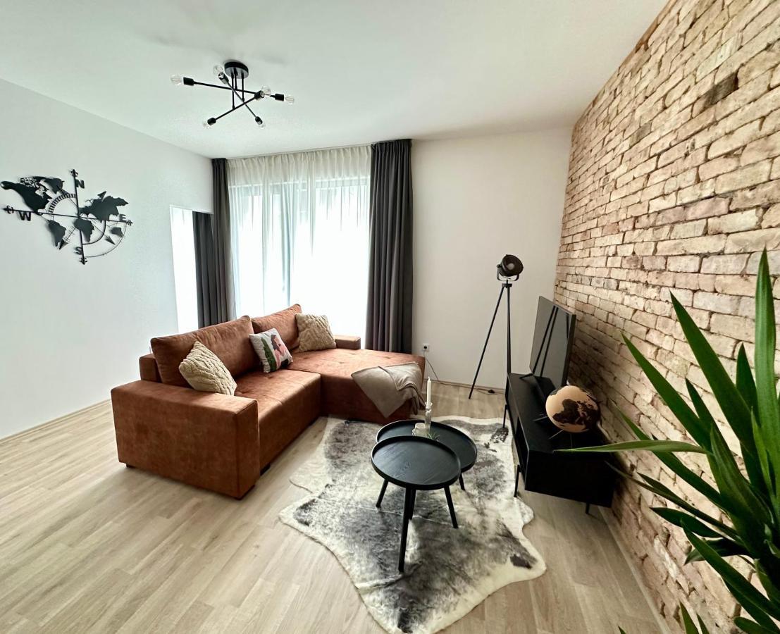 Cityscape Apartment ~ Ac/Indoor Parking/Balcony ブダペスト エクステリア 写真