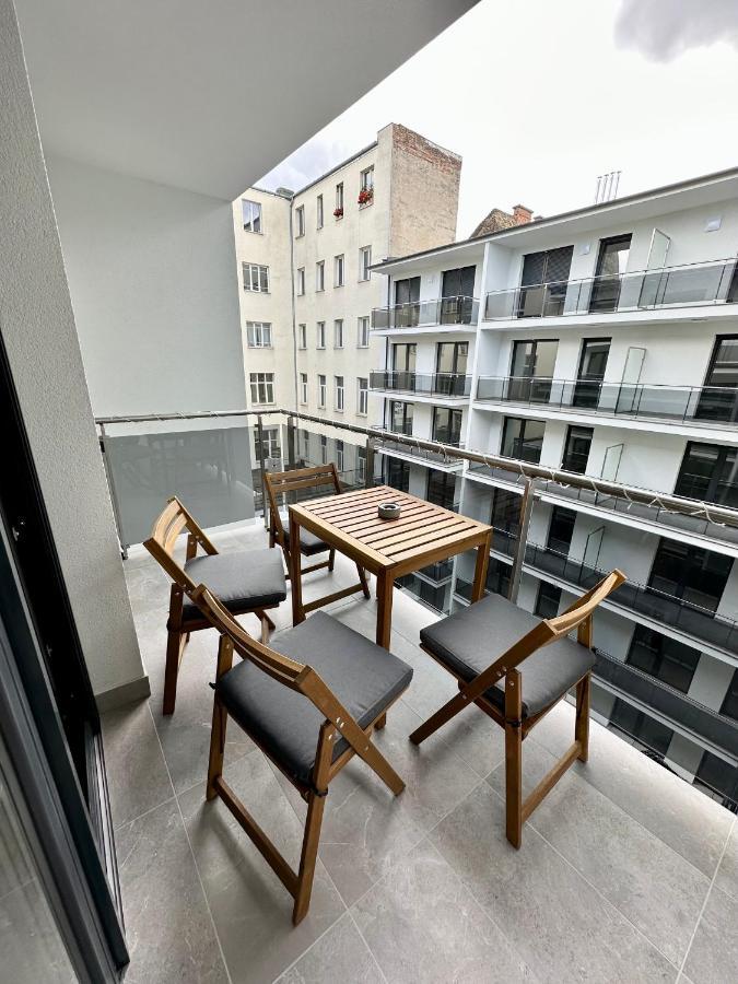 Cityscape Apartment ~ Ac/Indoor Parking/Balcony ブダペスト エクステリア 写真